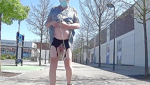 Amateur mature with a sexy body and a sexy mouth gets fucked