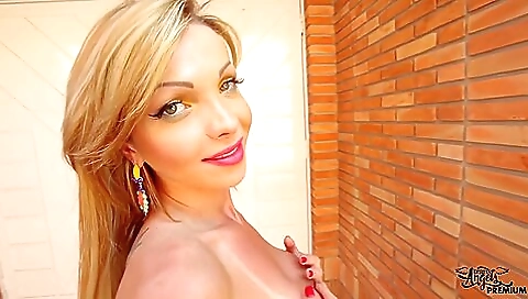 Blonde with big tits gets fucked in the car in the wash