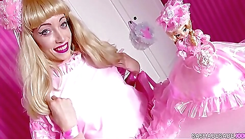 Beautiful blonde with a tight little twat sucking cock