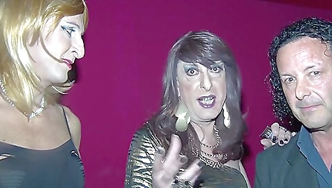 Trans teen goes to the alley and gets fucked by her boyfriend