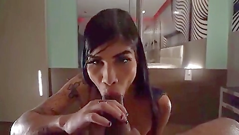 I fuck a tattooed woman in the ass in amateur porn video