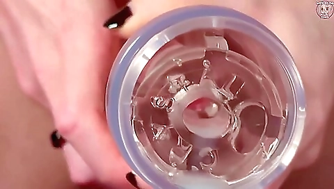 amateur girl with a shaved pussy gets a cumshot on